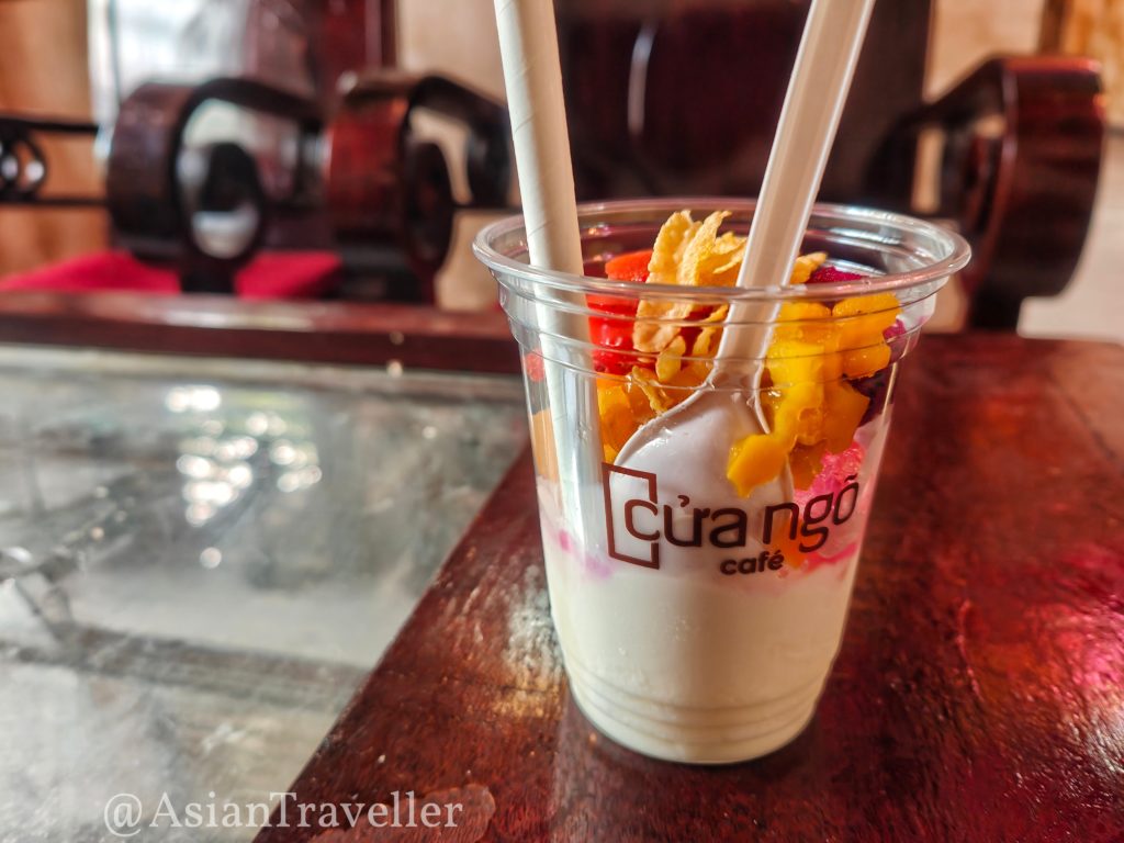 ダナンの有名人気カフェ Cửa Ngõ Cafeのヨーグルト